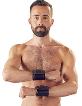 Laden Sie das Bild in den Galerie-Viewer, Handfesseln aus Leder